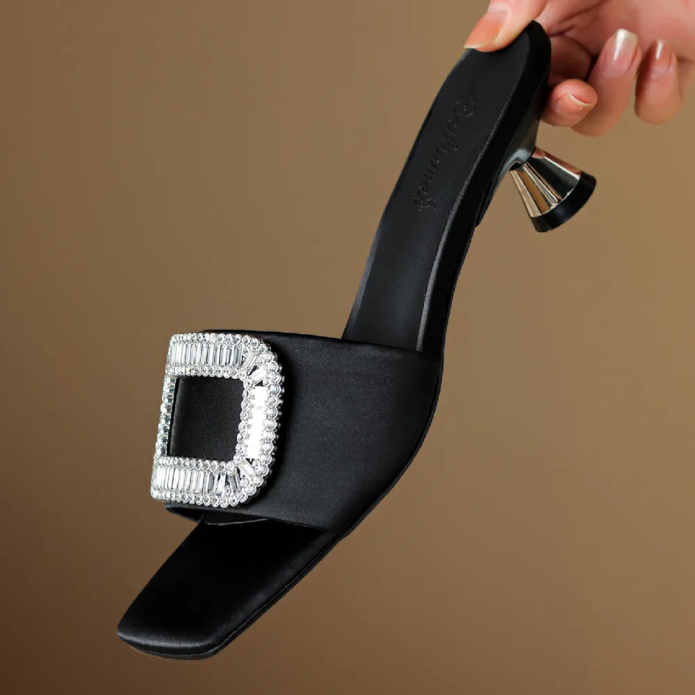 Women's slides sartin fabric thin high heel square toe slippers crystal buckle elegant ladies daily dress pumps summer sandals
Women's slides sartin fabric thin high heel square toe slippers crystal buckle elegant ladies daily dress pumps summer sandals