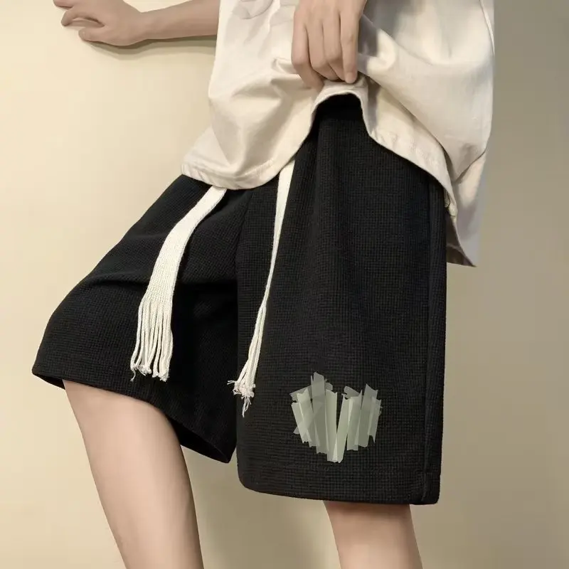 Harajuku Waffle Shorts Summer Casual Loose Fitting Sports Basketball Pants Elastic Waist Men's Clothing Korean Fashion
Harajuku Waffle Shorts Summer Casual Loose Fitting Sports Basketball Pants Elastic Waist Men's Clothing Korean Fashion
