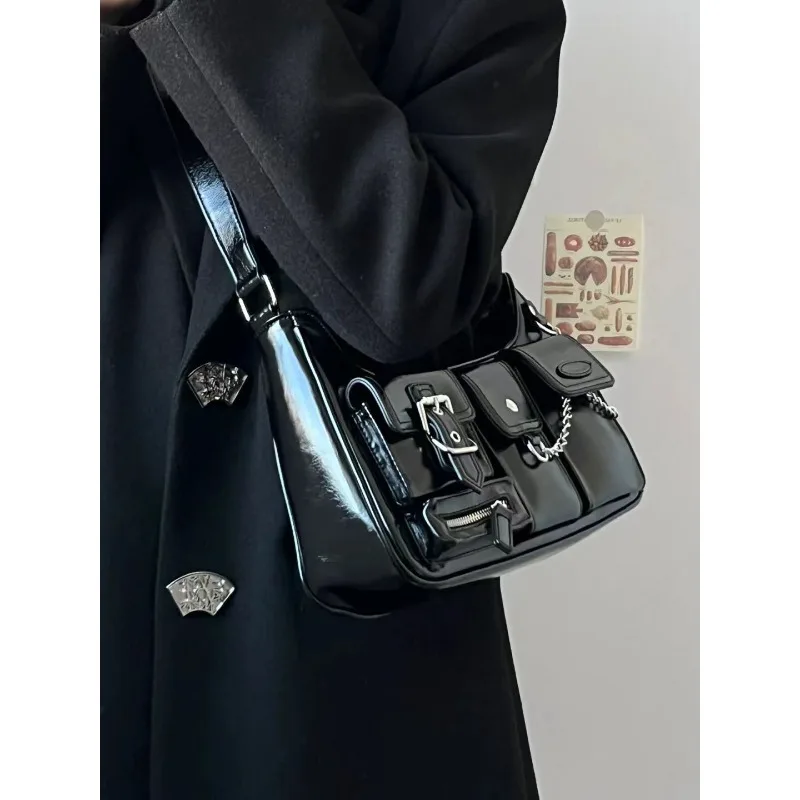 

New Women's Leisure Underarm Luxury Single Shoulder Crossbody Bag Small Hong Kong Style Motorcycle Chain Pocket Postman Bag