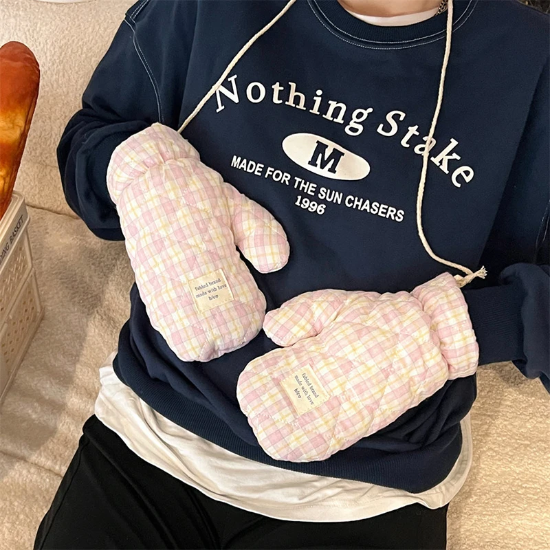 1Pair Winter Plaid Plush Thermal Gloves Thickened Halter Warm Mittens Gloves For Outdoor Windproof Coldproof Cycling Gloves
1Pair Winter Plaid Plush Thermal Gloves Thickened Halter Warm Mittens Gloves For Outdoor Windproof Coldproof Cycling Gloves