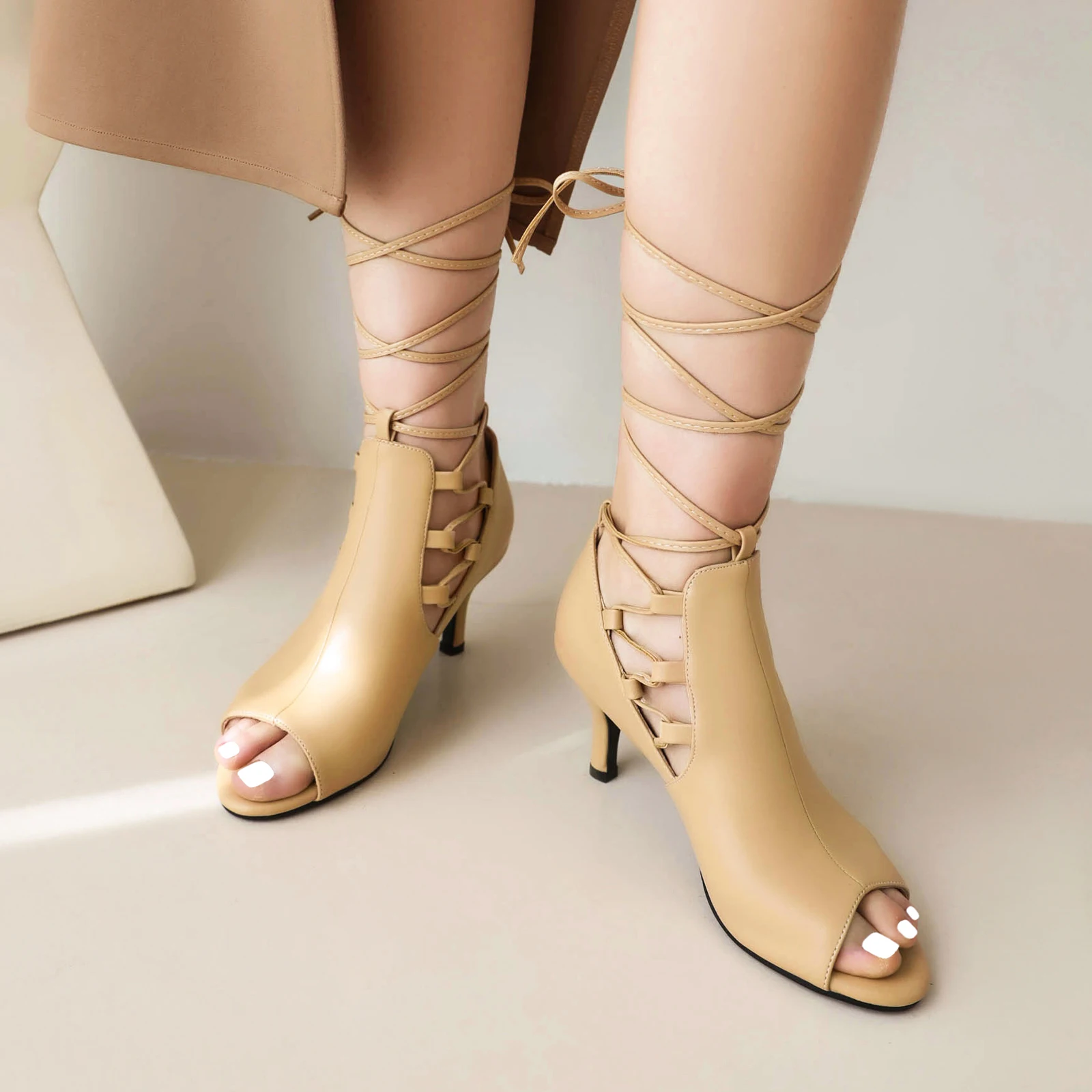 Women's Shoes 2023 New Summer Sexy Peep Toe Narrow Band Black Apricot Stilettos Heels Pure Color Sandals Big Size 42 43 44 45 46
Women's Shoes 2023 New Summer Sexy Peep Toe Narrow Band Black Apricot Stilettos Heels Pure Color Sandals Big Size 42 43 44 45 46
