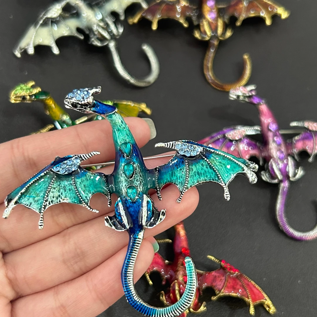 

Retro Enamel Dragon Brooches For Women Men Rhinestone Flying Dragon Animal Party Office Brooch Pins Clothing Accessories Gift