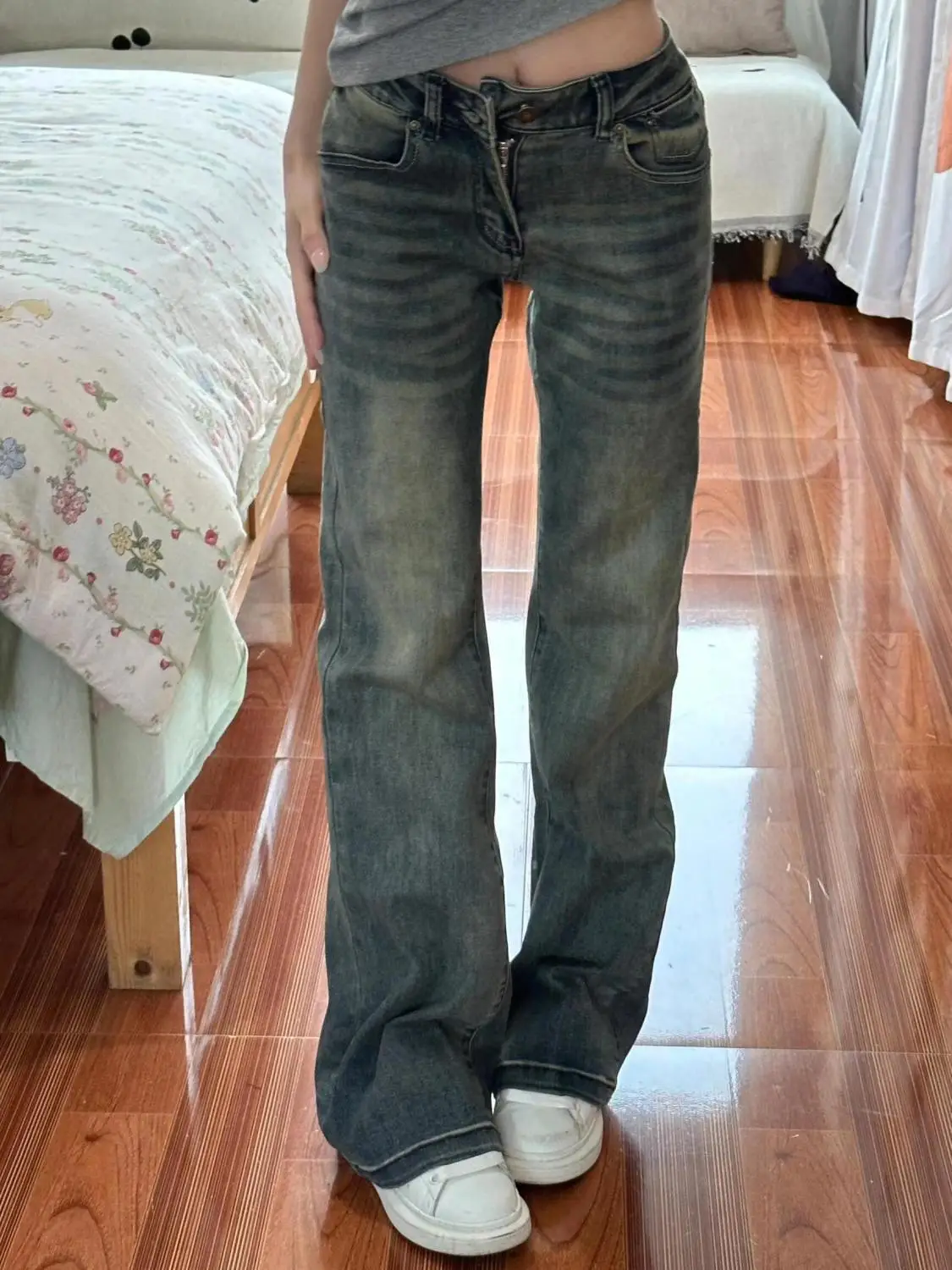 American retro low-waisted micro-large jeans female summer new high-street spicy girl elastic Slim thin drag trousers
American retro low-waisted micro-large jeans female summer new high-street spicy girl elastic Slim thin drag trousers