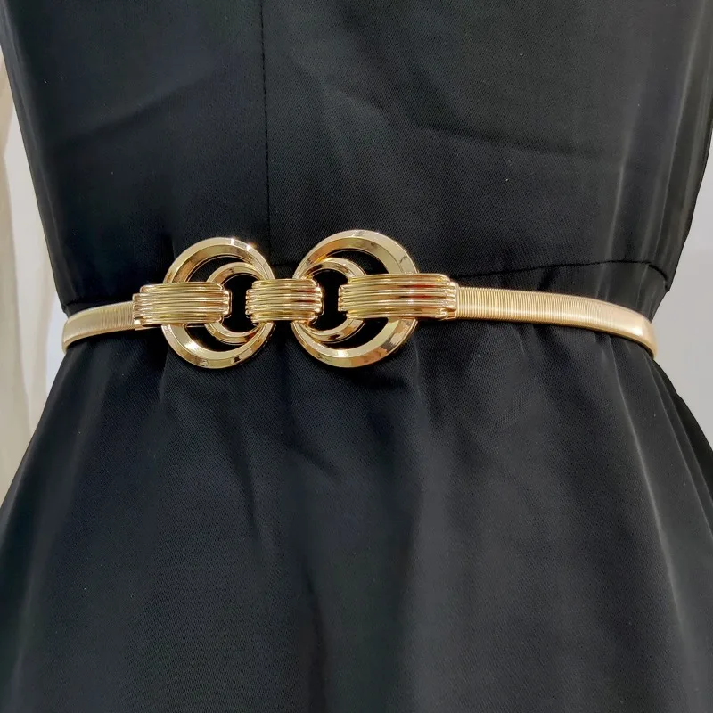 

2024 Модный Эластичный ремень с золотой цепочкой, дизайнерские ремни для женщин, высококачественный роскошный брендовый эластичный пояс, металлический ремешок для платья