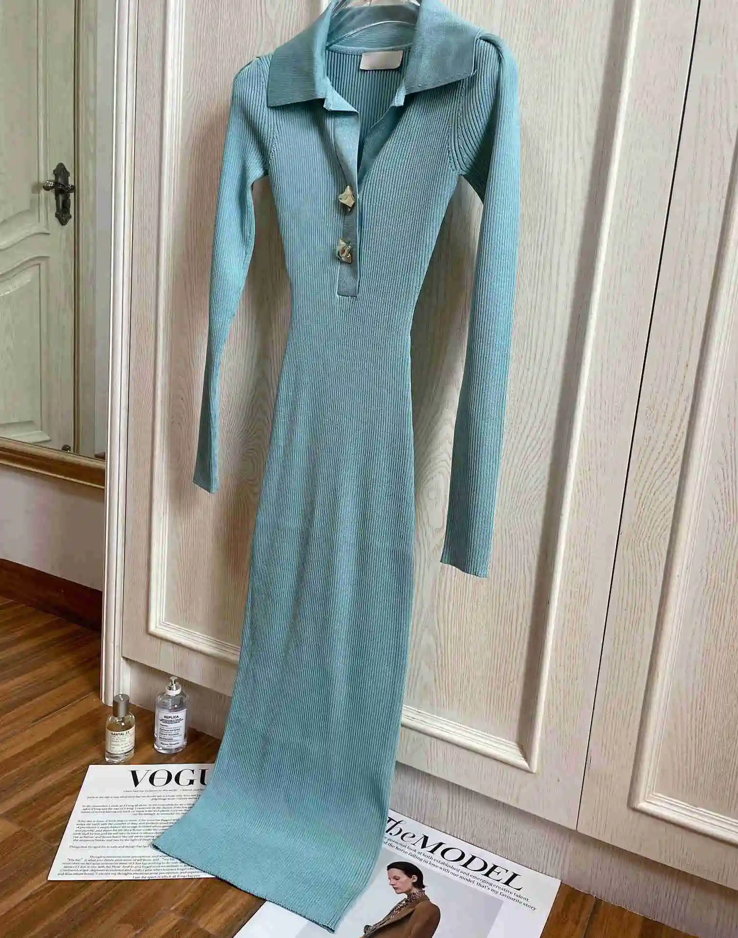 2023 Dress Knitted Long Long Sleeve Turn-down Collar Big Elastic Dress High-end Women Buttons Sweater Dresses
2023 Dress Knitted Long Long Sleeve Turn-down Collar Big Elastic Dress High-end Women Buttons Sweater Dresses
