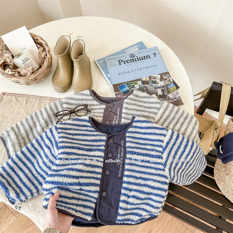 2023 Winter Korean Girls Boys Clothes for Children's Cardigan Granular Velvet Loose Fashion Warm Kids Baby Jacket Coat Clothing 
2023 Winter Korean Girls Boys Clothes for Children's Cardigan Granular Velvet Loose Fashion Warm Kids Baby Jacket Coat Clothing