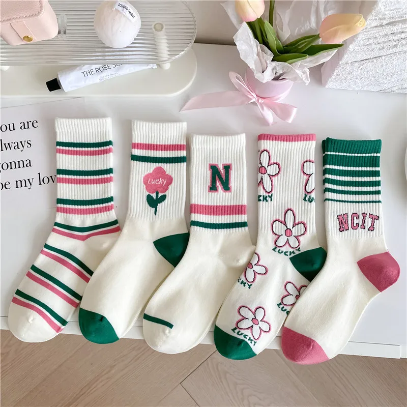 Autumn Winter New Style Trend Stripe Flower Pattern Versatile College Style Sports Medium Tube Women's Socks and Cotton Socks
Autumn Winter New Style Trend Stripe Flower Pattern Versatile College Style Sports Medium Tube Women's Socks and Cotton Socks