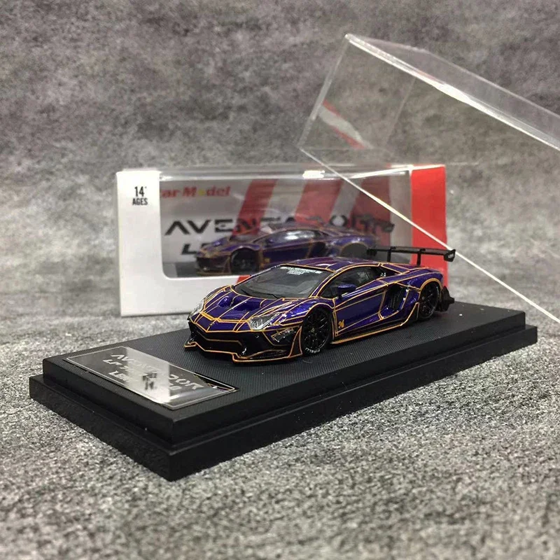Автомобильная модель Star 1:64 Lambro Aventador LP700 LBWK 2,0 с широким кузовом фиолетового цвета
Автомобильная модель Star 1:64 Lambro Aventador LP700 LBWK 2,0 с широким кузовом фиолетового цвета