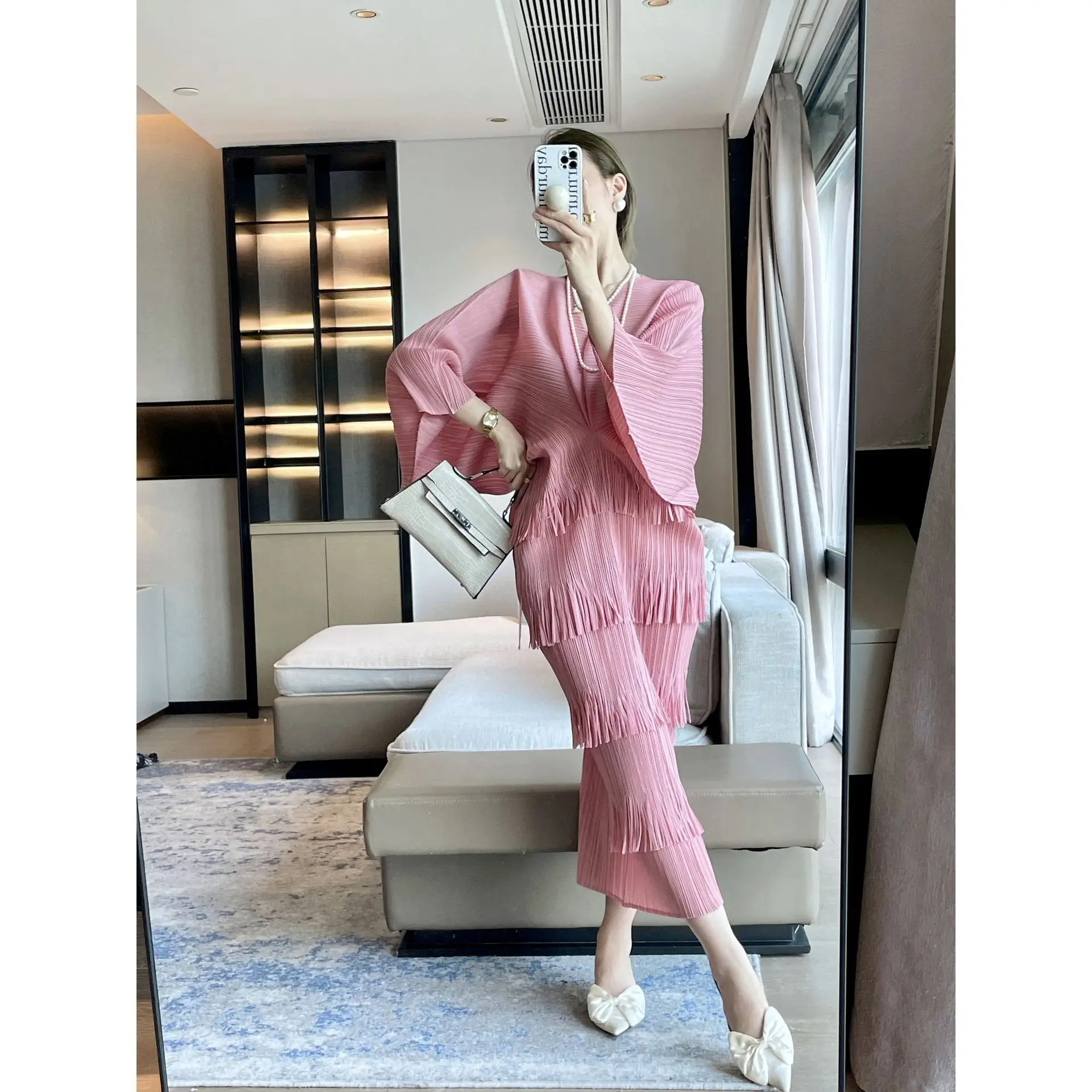 Женское плиссированное платье миаке, Элегантное Длинное платье с рукавами «летучая мышь» и бахромой, осень 2023
Женское плиссированное платье миаке, Элегантное Длинное платье с рукавами «летучая мышь» и бахромой, осень 2023