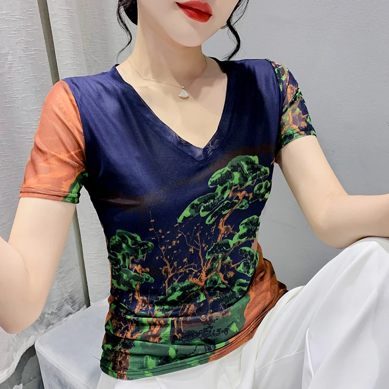 2022 summer fashion screen print positioning flower short sleeve V-neck slim fit thin women's top woman tshirts
2022 summer fashion screen print positioning flower short sleeve V-neck slim fit thin women's top woman tshirts