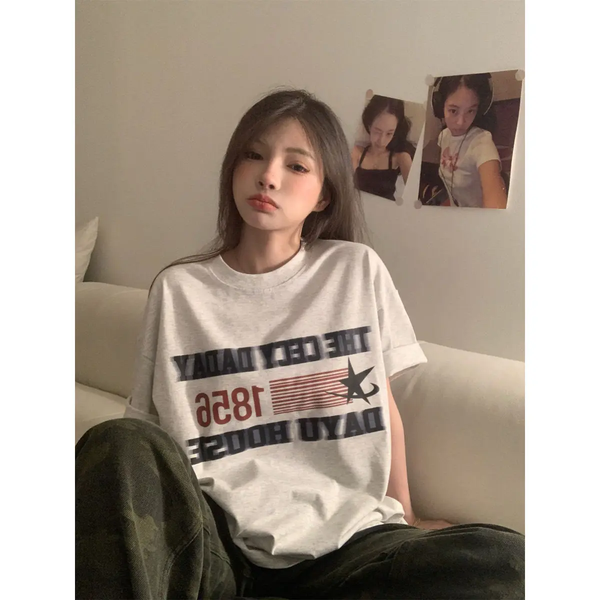 American retro oversize letter printed T-shirt short-sleeved men and women loose Korean style couple niche tops ins summer y2k
American retro oversize letter printed T-shirt short-sleeved men and women loose Korean style couple niche tops ins summer y2k
