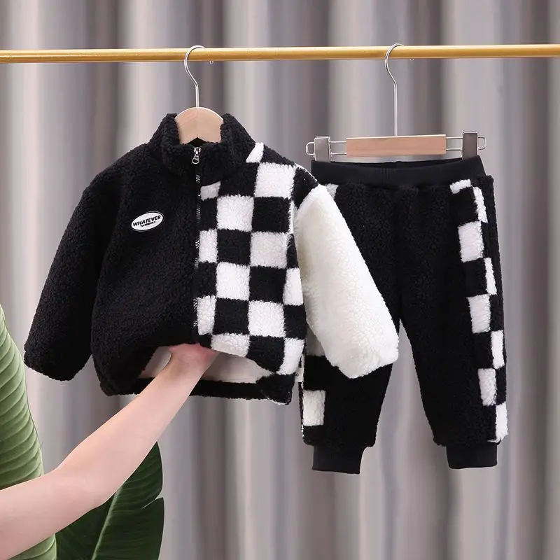 Boys' Lamb's Fleece Sets Two Pieces Patchwork Plaid Coat Loose Pants Plush Thickened Warm 2023 Winter Fashionable 0-8 Years Old
Boys' Lamb's Fleece Sets Two Pieces Patchwork Plaid Coat Loose Pants Plush Thickened Warm 2023 Winter Fashionable 0-8 Years Old