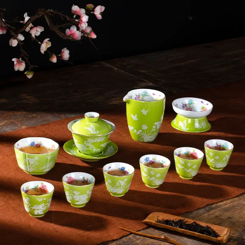 

2024 Hand Painted Jade Porcelain Ceramic Teapot Gaiwan 6 Cups Portable Tea Set with Travel Bag Drinkware