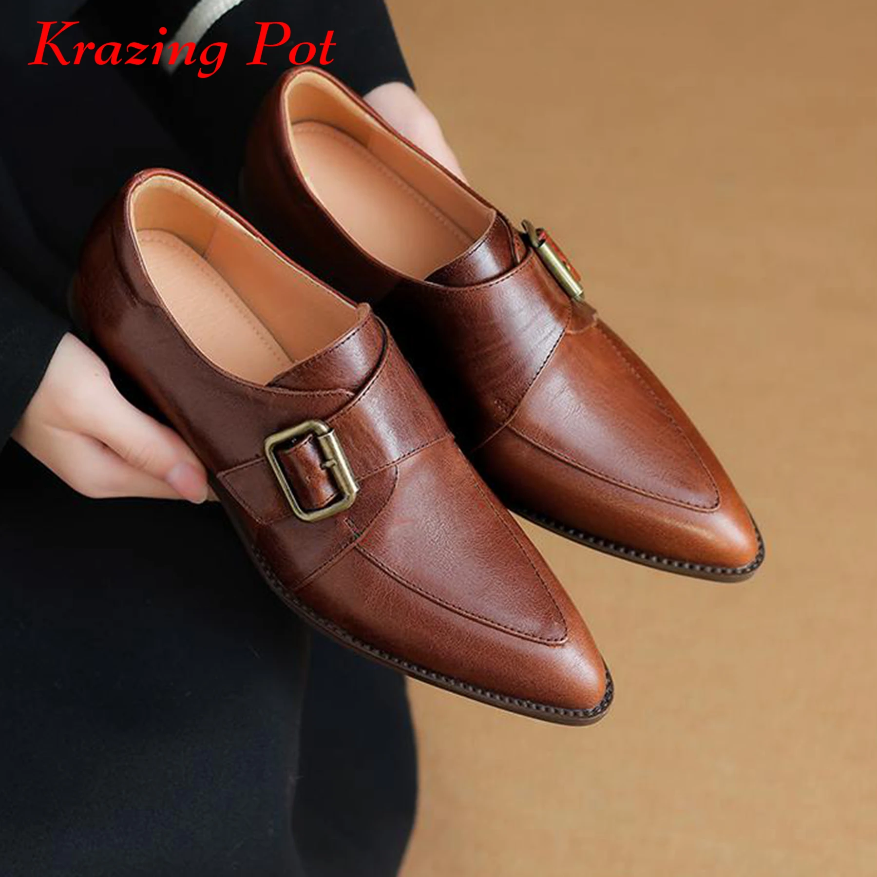 Krazing Pot Full Grain Leather Med Heels Spring Brand Shoes Slip On Metal Buckle Big Size 43 Round Toe Deep Mouth Women Pumps
Krazing Pot Full Grain Leather Med Heels Spring Brand Shoes Slip On Metal Buckle Big Size 43 Round Toe Deep Mouth Women Pumps