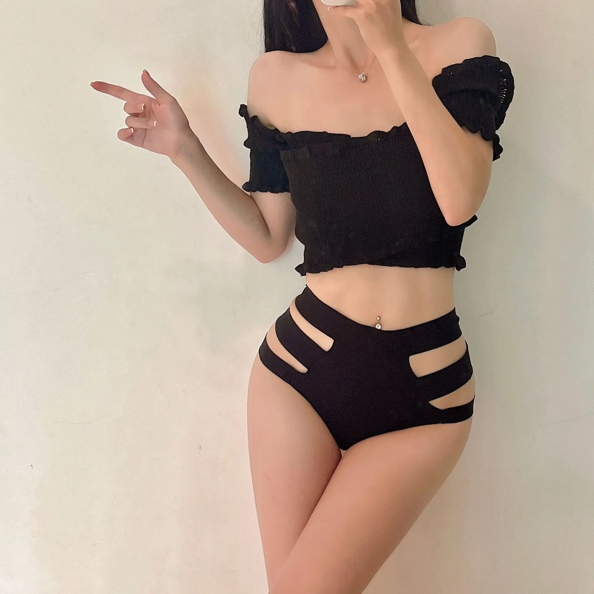 High Waist Necking Ice Silk Seamless Bandage Underpants for Women's Hollow Sexy Punk Bound Minority Solid Color Panties Lingerie
High Waist Necking Ice Silk Seamless Bandage Underpants for Women's Hollow Sexy Punk Bound Minority Solid Color Panties Lingerie