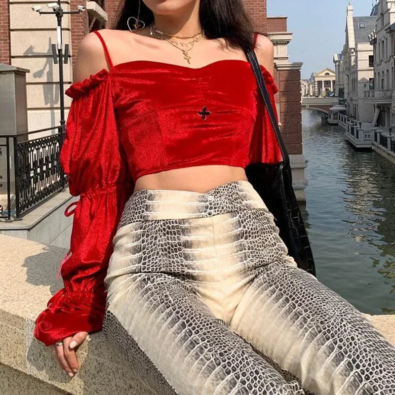 Ladies Crop Top Elegant Velvet 2024 Fashion Flared Sleeve Solid Color Square Corset Street Sexy Party Club T-shirt for Women
Ladies Crop Top Elegant Velvet 2024 Fashion Flared Sleeve Solid Color Square Corset Street Sexy Party Club T-shirt for Women