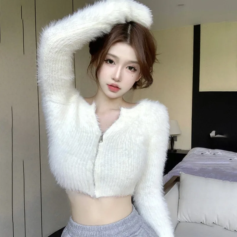 Women Coat 's Sweater Top Knitted Cardigan Plush Off Shoulder Short Style Gentleness Mink Solid Color Zipper Design
Women Coat 's Sweater Top Knitted Cardigan Plush Off Shoulder Short Style Gentleness Mink Solid Color Zipper Design