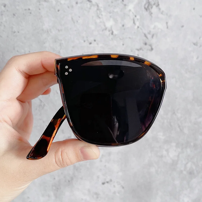 New Folding Sunglasses Women Vintage Eyewear for Women Men Glasses Women Designer Lentes De Sol Mujer
New Folding Sunglasses Women Vintage Eyewear for Women Men Glasses Women Designer Lentes De Sol Mujer