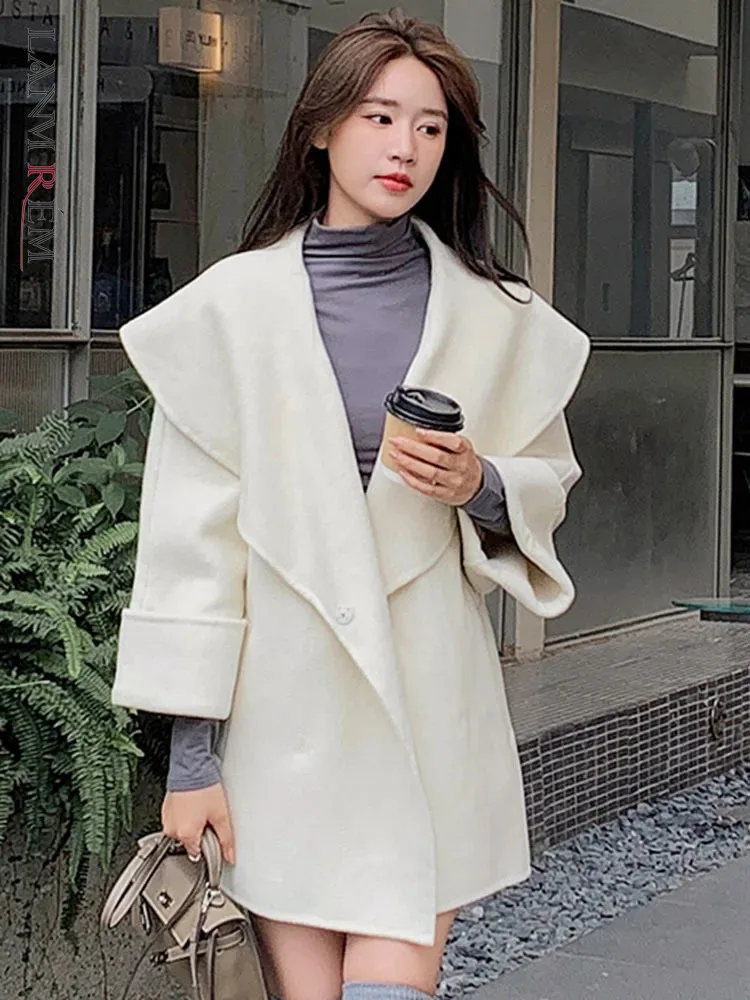 LANMREM Korean Style White Woolen Coat Women Lapel Loose Single Button Mid Length Jackets Fashion 2023 Winter New 2AA3541
LANMREM Korean Style White Woolen Coat Women Lapel Loose Single Button Mid Length Jackets Fashion 2023 Winter New 2AA3541