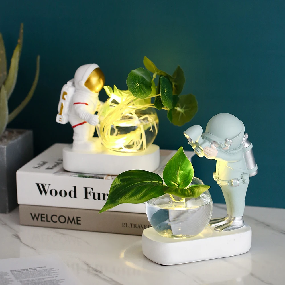 

Nordic Style Flowerpot Astronaut Glass Vase Hydroponic Resin Decoration Plant Vase Creative Cafe Living Room Diver Decorative