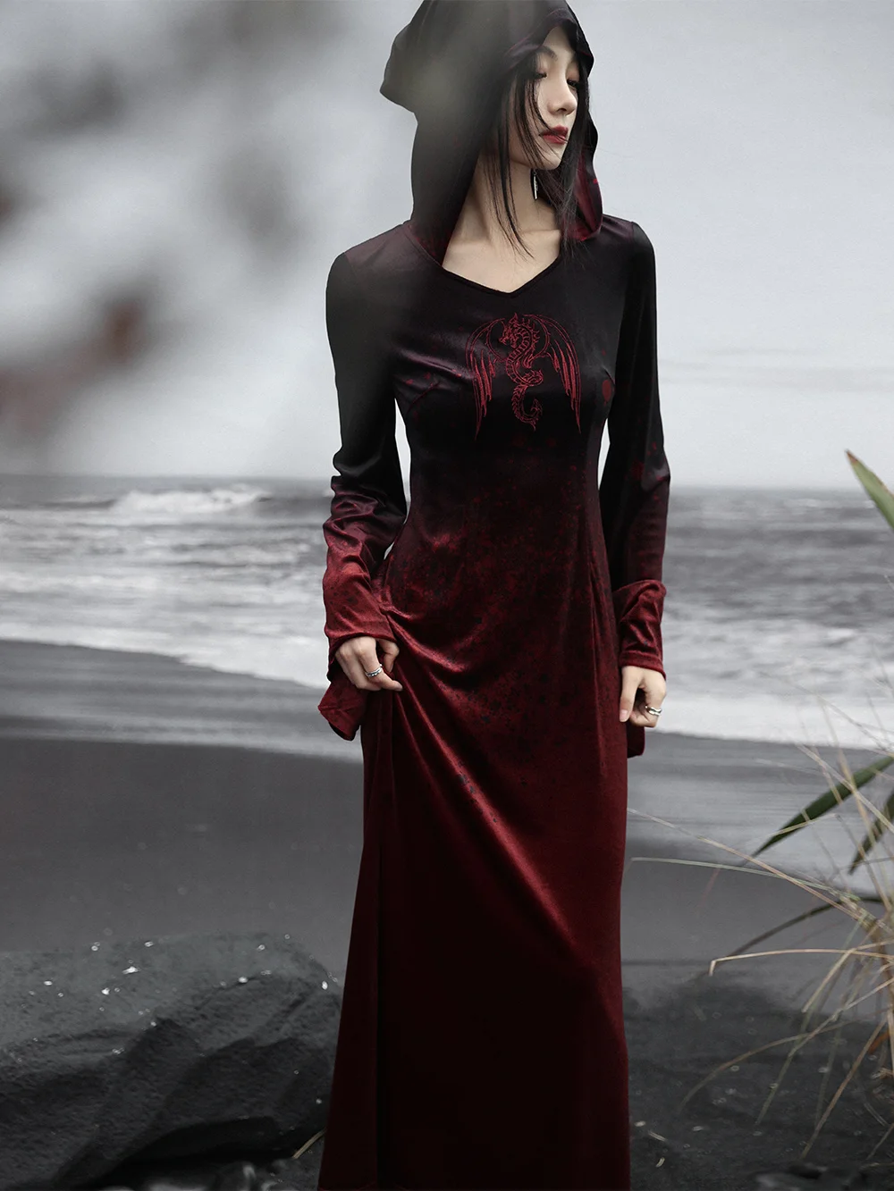 Dark Pattern Embroidered Dress Women's Winter New Romantic Hooded Gradient Printing Velvet Long
Dark Pattern Embroidered Dress Women's Winter New Romantic Hooded Gradient Printing Velvet Long
