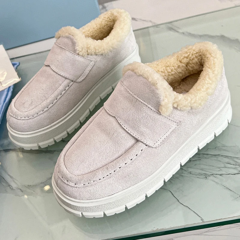 Autumn Female Bread Shoes New Same Style As Celebrities Round Toe Casual Shoes Kid Suede Material Thick Bottom Ladies Loafers 
Autumn Female Bread Shoes New Same Style As Celebrities Round Toe Casual Shoes Kid Suede Material Thick Bottom Ladies Loafers