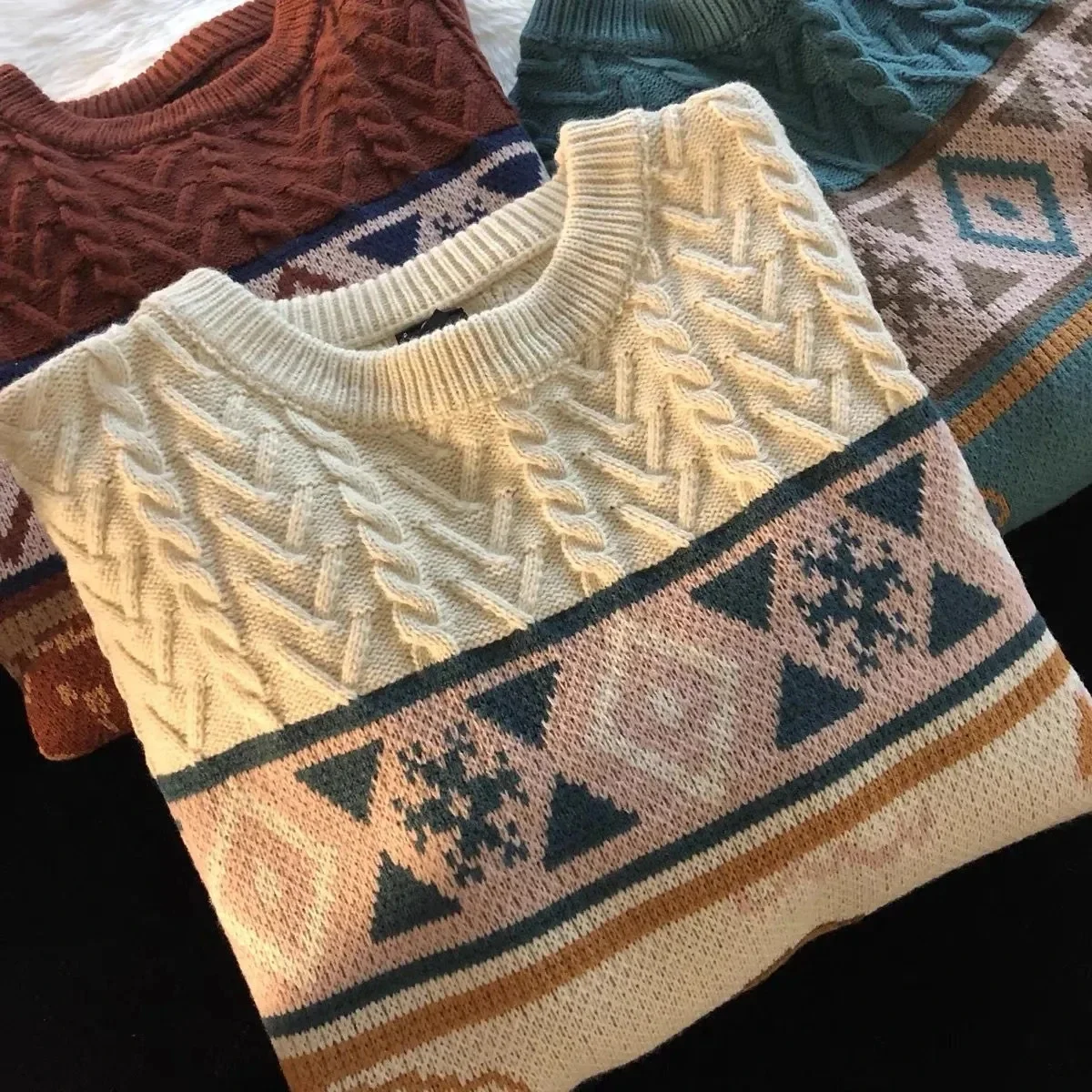 Cute Bear Tops Oversize Men High Street Knitting Sweater Tops Autumn Pullover Loose Harajuku Kawaii White Women Couple Sweaters
Cute Bear Tops Oversize Men High Street Knitting Sweater Tops Autumn Pullover Loose Harajuku Kawaii White Women Couple Sweaters