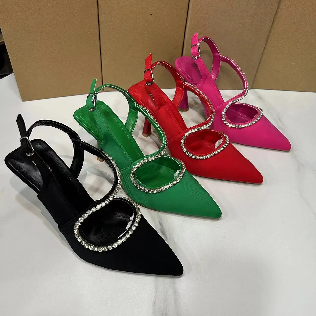 Summer Luxury Design Women Pumps Crystal Satin Bling Diamond Sandals Shoes High Heels Party Prom Designer Shoes
Summer Luxury Design Women Pumps Crystal Satin Bling Diamond Sandals Shoes High Heels Party Prom Designer Shoes