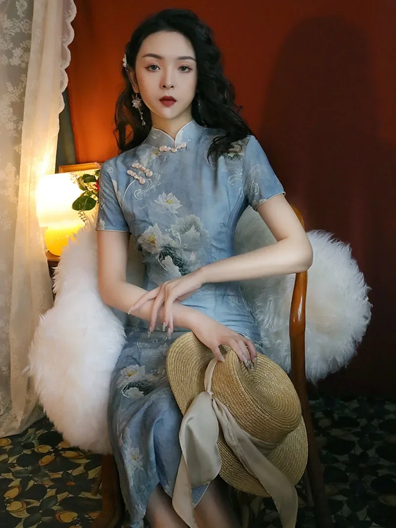 Women Lotus Cheongsam Summer Floral Short Sleeve Vintage Blue Dress Slim Female Costumes Qipao S To XXL
Women Lotus Cheongsam Summer Floral Short Sleeve Vintage Blue Dress Slim Female Costumes Qipao S To XXL