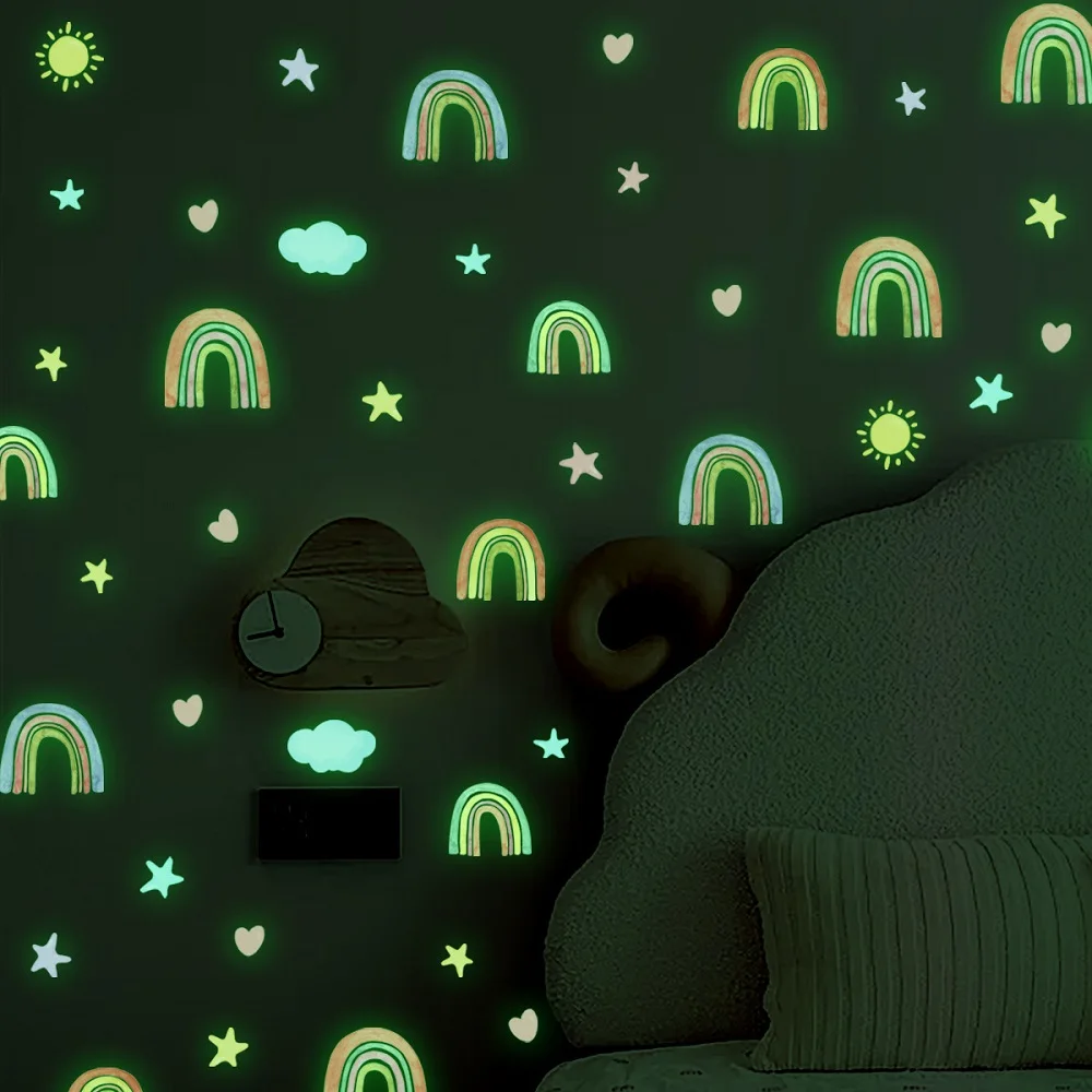 Мультяшная Радужная светящаяся наклейка на стену для спальни, потолка, домашнего декора, детские обои для детской комнаты, светящиеся в темноте наклейки со звездами
Мультяшная Радужная светящаяся наклейка на стену для спальни, потолка, домашнего декора, детские обои для детской комнаты, светящиеся в темноте наклейки со звездами