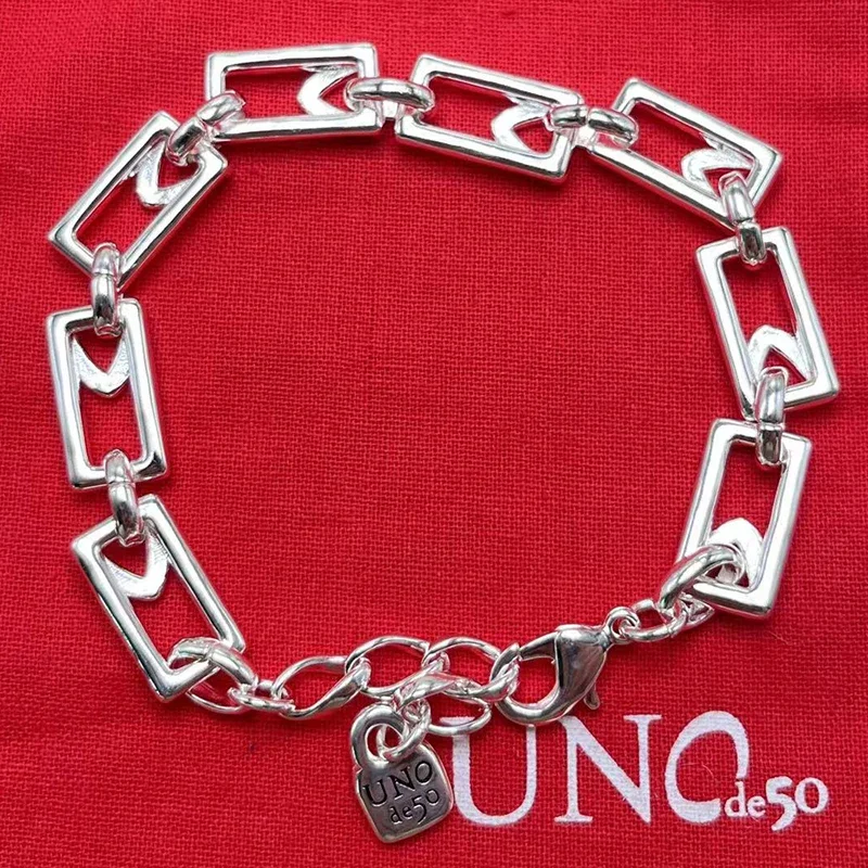 Новинка 2024, популярный женский изысканный Высококачественный Браслет Unode50 в европейском и американском стиле, подарочная упаковка ювелирных изделий
Новинка 2024, популярный женский изысканный Высококачественный Браслет Unode50 в европейском и американском стиле, подарочная упаковка ювелирных изделий