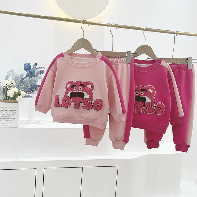Kawaii Girls Long Sleeve Sweatshirt Suit Cartoon Lotso Clothing Autumn Winter Round Neck Pullover Sweatshirt Trousers Kids Gift
Kawaii Girls Long Sleeve Sweatshirt Suit Cartoon Lotso Clothing Autumn Winter Round Neck Pullover Sweatshirt Trousers Kids Gift