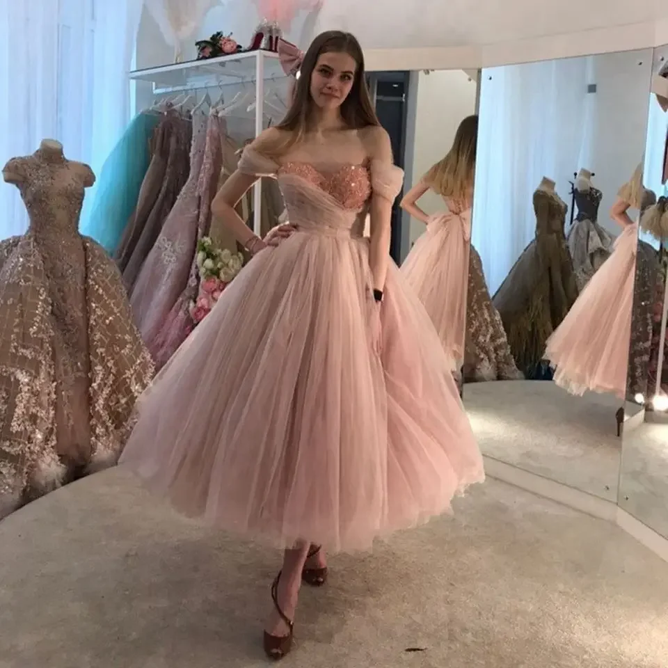 Sparkly Sequined Pink Tea Length Prom Dresses Sweetheart Short Elegant Women Party Evening Dresses With Bow Robes De Soirée
Sparkly Sequined Pink Tea Length Prom Dresses Sweetheart Short Elegant Women Party Evening Dresses With Bow Robes De Soirée