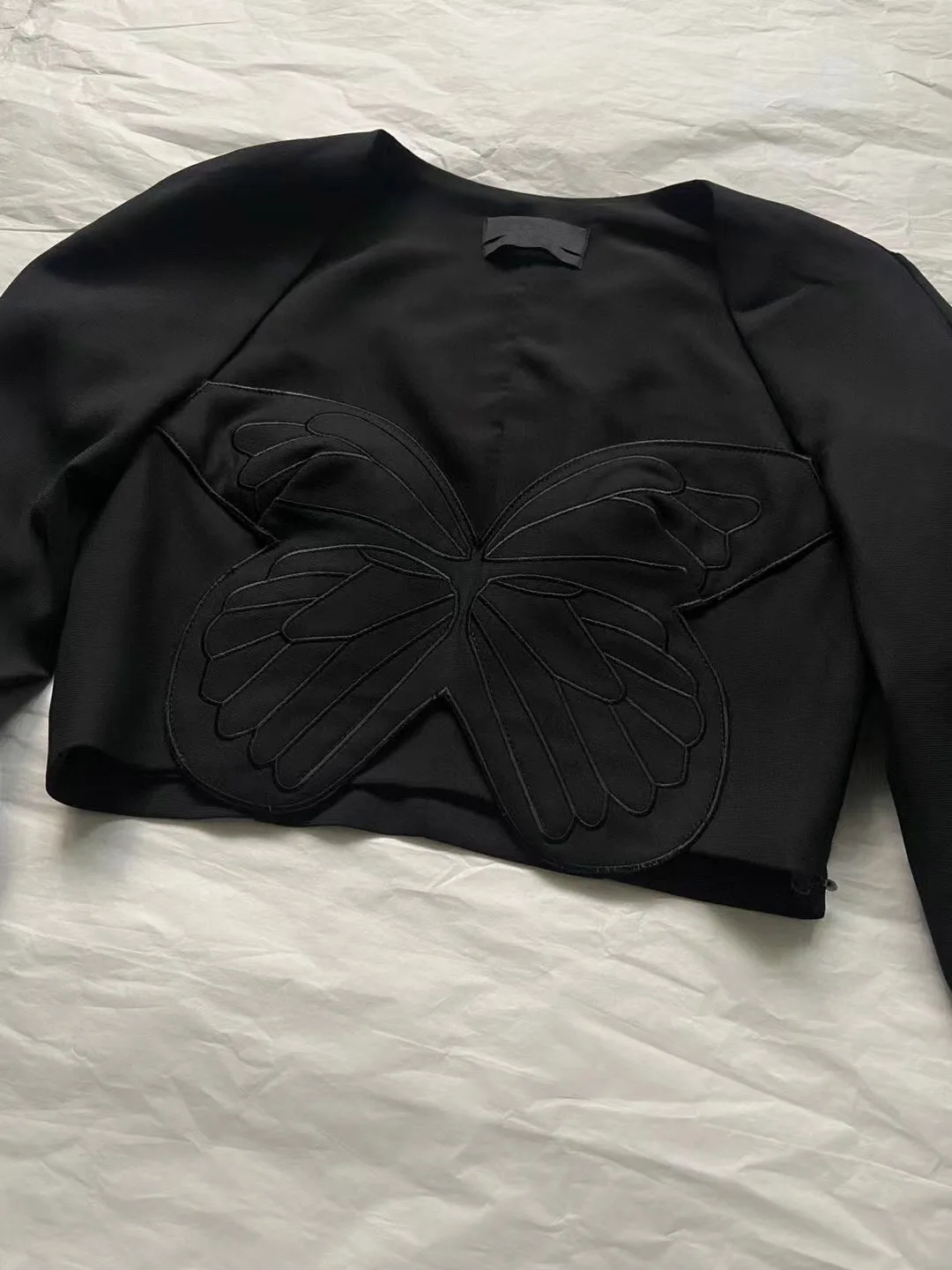 New women's clothing for spring And summer 2023 Butterfly Embroidery Short Suit Top 0422
New women's clothing for spring And summer 2023 Butterfly Embroidery Short Suit Top 0422