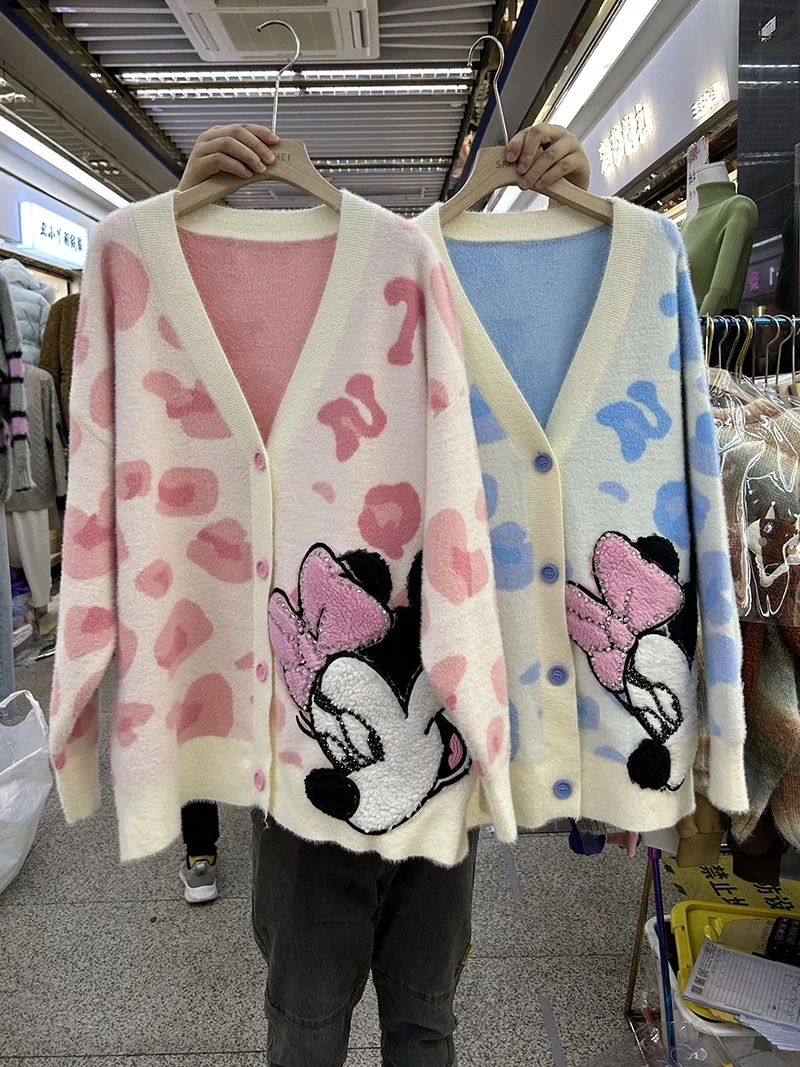 Heavy Industry Cartoon Embroidered Rhinestone Knitted Cardigan Women Fall Winter V-neck Single-Breasted Thick Mid-Length Sweater
Heavy Industry Cartoon Embroidered Rhinestone Knitted Cardigan Women Fall Winter V-neck Single-Breasted Thick Mid-Length Sweater
