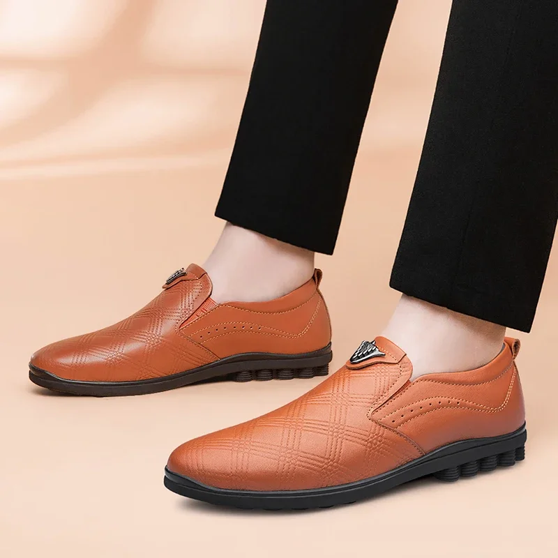 Red Genuine Leather Loafers Men Slip-on Classic Leather Shoes Soft Sole Comfortable Moccasin Casual Shoes Designer Men's Shoes
Red Genuine Leather Loafers Men Slip-on Classic Leather Shoes Soft Sole Comfortable Moccasin Casual Shoes Designer Men's Shoes