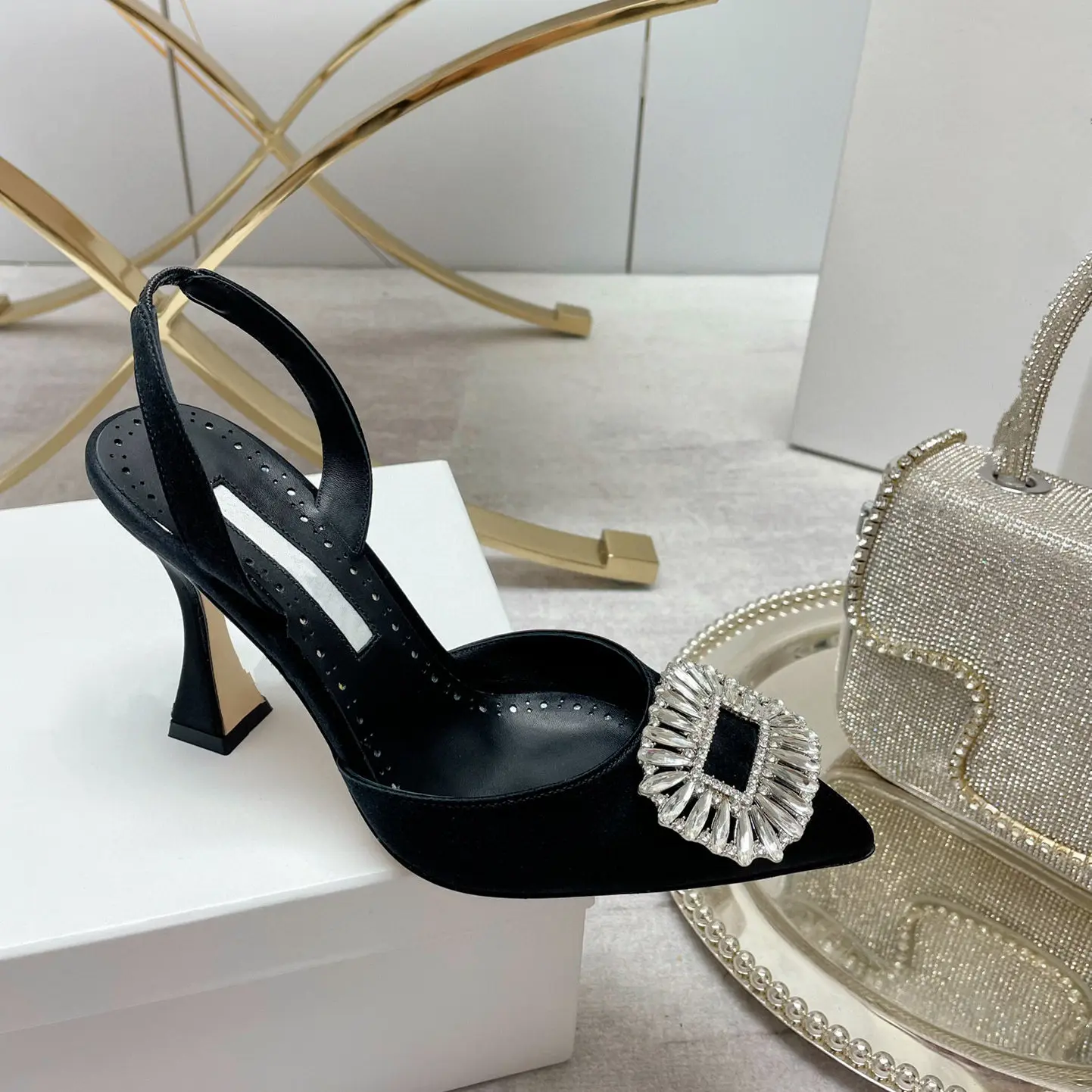 Casual Designer Sexy Lady Fashion Women Shoes Black Satin Leather Pointy Toe High Heels Slingback Bride Wedding Party Shoes
Casual Designer Sexy Lady Fashion Women Shoes Black Satin Leather Pointy Toe High Heels Slingback Bride Wedding Party Shoes