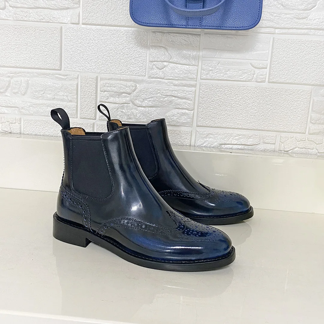 Donna-in Polished Binder Blue Brogue Chelsea Boots for Women Luxury Calfskin Handmade Genuine Leather Slip-On British Style
Donna-in Polished Binder Blue Brogue Chelsea Boots for Women Luxury Calfskin Handmade Genuine Leather Slip-On British Style