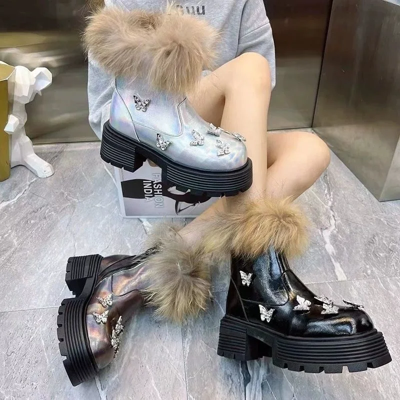 Winter glossy women's boots, fox fur mouth bow anti slip cotton boots, height increasing short boots, sponge cake and rhinestone
Winter glossy women's boots, fox fur mouth bow anti slip cotton boots, height increasing short boots, sponge cake and rhinestone