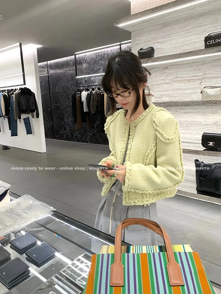 Fashion wool design sense short coat women plus size 2023 new elegant high quality lady jacket
Fashion wool design sense short coat women plus size 2023 new elegant high quality lady jacket