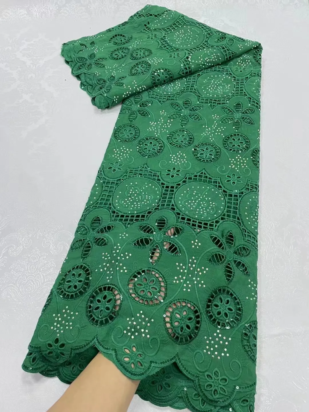 Nigerian High Quality African Tulle Guipure Cord Lace Fabric Latest Nigerian French Network Cord With Stones Lace Fabric
Nigerian High Quality African Tulle Guipure Cord Lace Fabric Latest Nigerian French Network Cord With Stones Lace Fabric