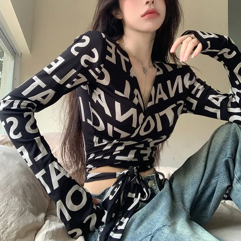 Spring Autumn New Fashion Elegance Printed T-Shirts Women's Clothing Aesthetic Letter Slim Fit Tees Pullovers V Neck Chic Tops
Spring Autumn New Fashion Elegance Printed T-Shirts Women's Clothing Aesthetic Letter Slim Fit Tees Pullovers V Neck Chic Tops