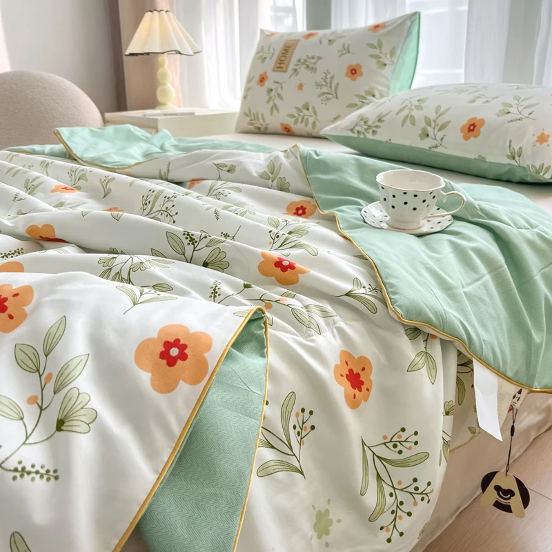 Summer Quilt Floral Style Duvets Single/Queen Size Comforter Thin Duvets Skin-friendly Bedspread edredones (No Pillowcase) Summer Quilt Floral Style Duvets Single/Queen Size Comforter Thin Duvets Skin-friendly Bedspread edredones (No Pillowcase)