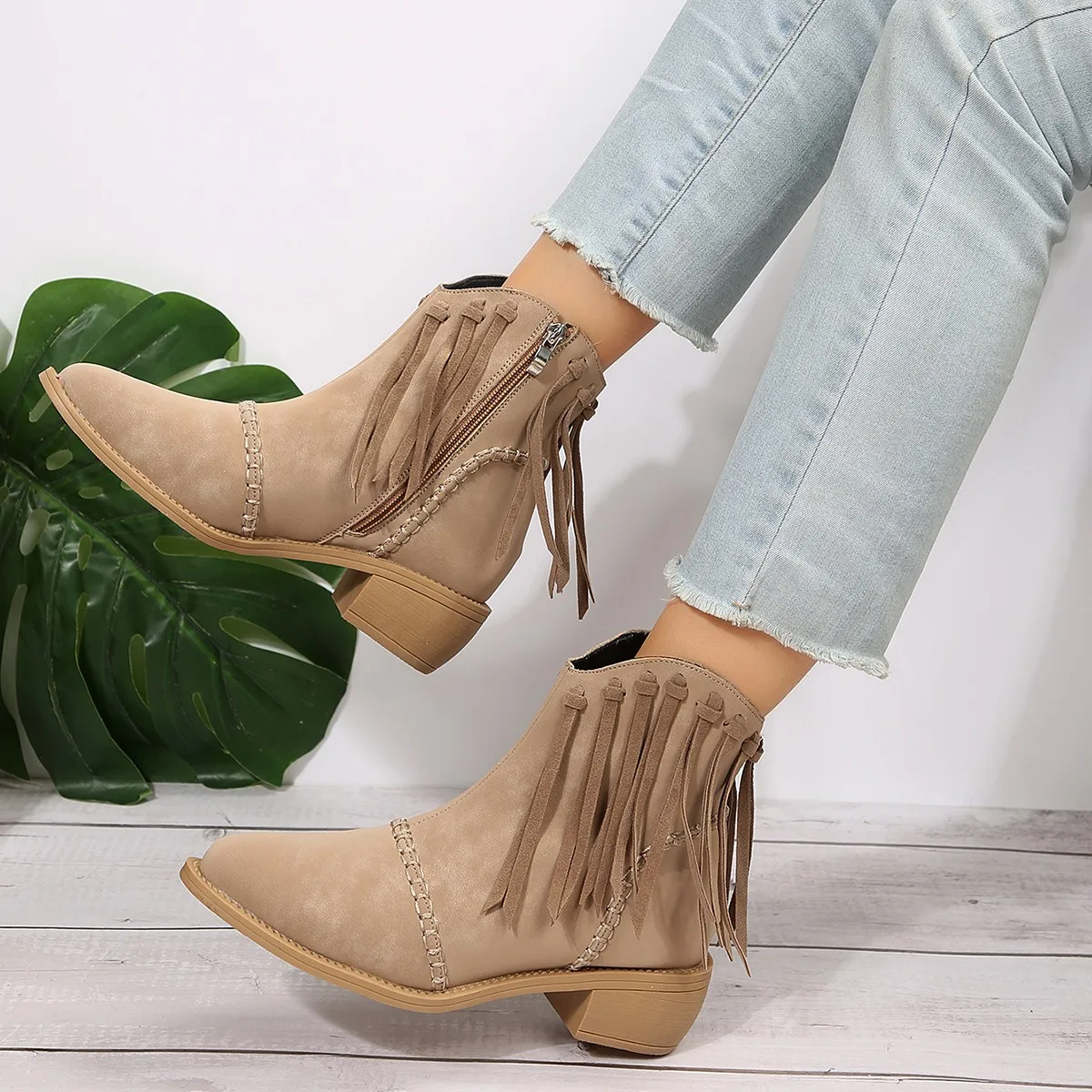 Women's Boots Pointed Wedge Ankle Boots Winter Classic Chelsea Cowherd Face Comfortable Denim Boots for Women platform boots
Women's Boots Pointed Wedge Ankle Boots Winter Classic Chelsea Cowherd Face Comfortable Denim Boots for Women platform boots