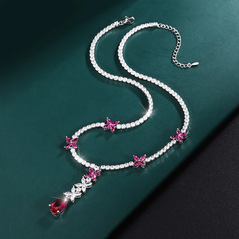 2023 New Ruby Crystal Red Flower Petals Pendant Necklace Small Butterfly Woman Jewelry Gift for Girlfriend Dropshipping Luxury
2023 New Ruby Crystal Red Flower Petals Pendant Necklace Small Butterfly Woman Jewelry Gift for Girlfriend Dropshipping Luxury