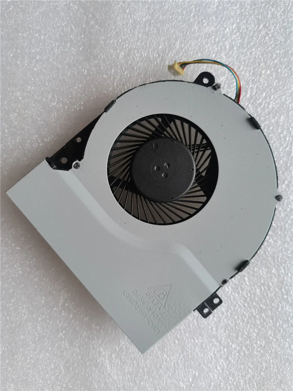 Вентилятор для процессора охлаждающий вентилятор для Asus, X550, X550C, X550VC, X450, X550V, X450CA, X450EP, X452E, D452C, X450VP, KSB0705HB, CM01 MF75070V1-C090-S9A
Вентилятор для процессора охлаждающий вентилятор для Asus, X550, X550C, X550VC, X450, X550V, X450CA, X450EP, X452E, D452C, X450VP, KSB0705HB, CM01 MF75070V1-C090-S9A