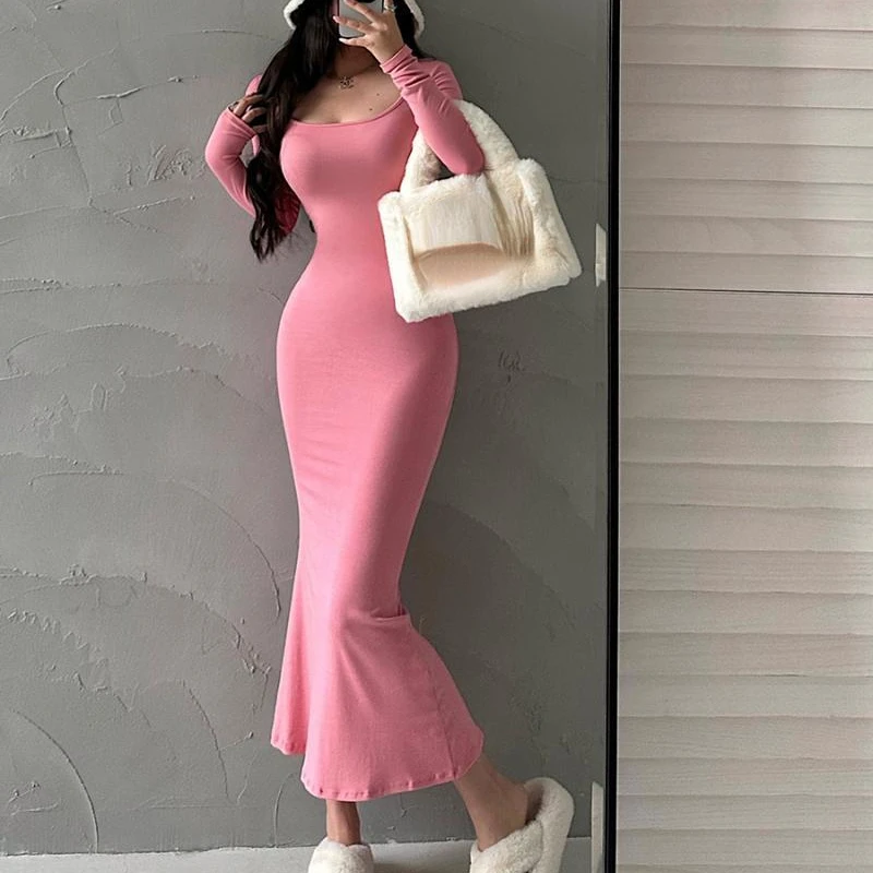 Long Sleeve Dress with Fishtail Hemline for Sexy and Curvy Women, Plus Size, European and American Style
Long Sleeve Dress with Fishtail Hemline for Sexy and Curvy Women, Plus Size, European and American Style