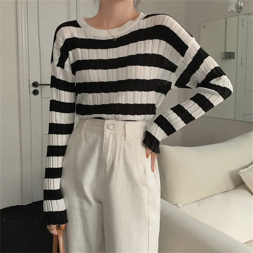 Winter Clothes Women O-Neck Striped Sweater Knitted Pullover Fashion Designer Tops Pull Femme Hiver 2022 Jumper 
Winter Clothes Women O-Neck Striped Sweater Knitted Pullover Fashion Designer Tops Pull Femme Hiver 2022 Jumper