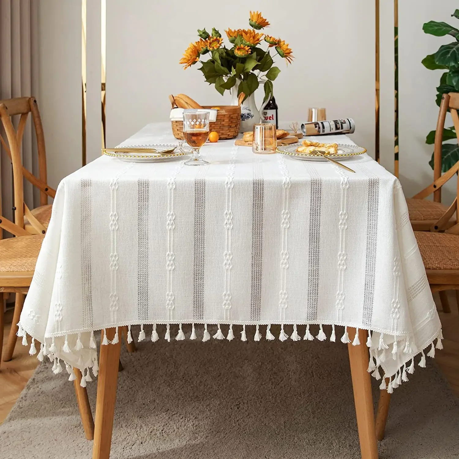 

ręcznik wystrój rustykalny biały wycinanka ozdoba na stół z pomponem prostokątny obrus przykrycie na obrus