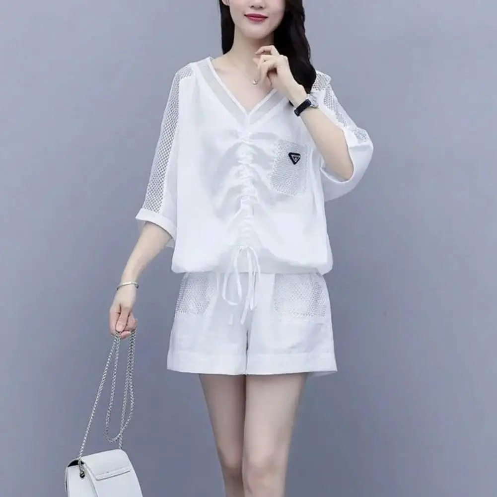 M-4XL 2Pcs Women Top Shorts Set V Neck Pleated Drawstring Three Quarter Sleeves Blouses Casual Elastic Waist Mini Shorts Sets
M-4XL 2Pcs Women Top Shorts Set V Neck Pleated Drawstring Three Quarter Sleeves Blouses Casual Elastic Waist Mini Shorts Sets